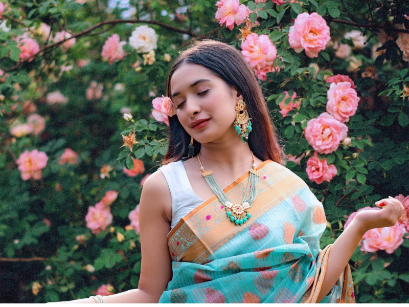 How to Style Antique Jewellery with Different Indian Outfits
